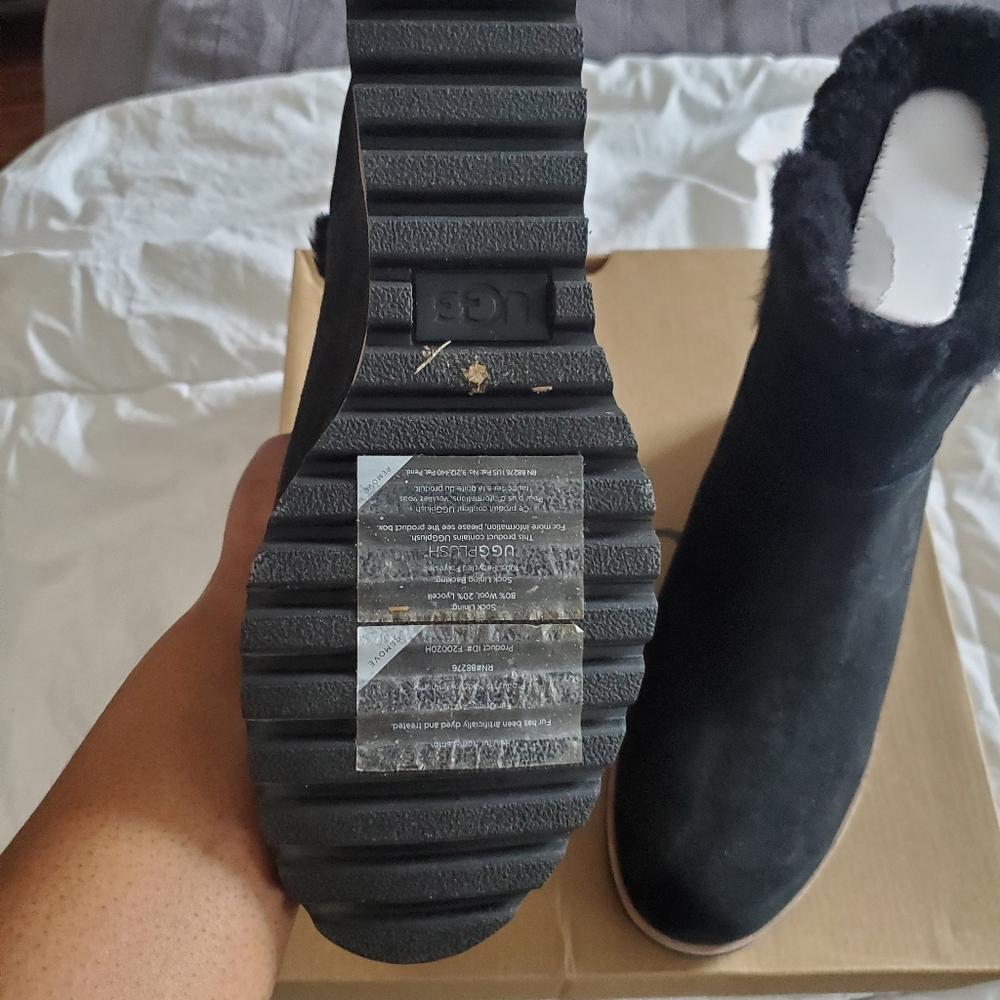 Ugg - Picture 2 of 3